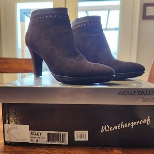 Aquatalia by Marvin K low ankle Riley booties Espresso Suede heel zipper, 10M